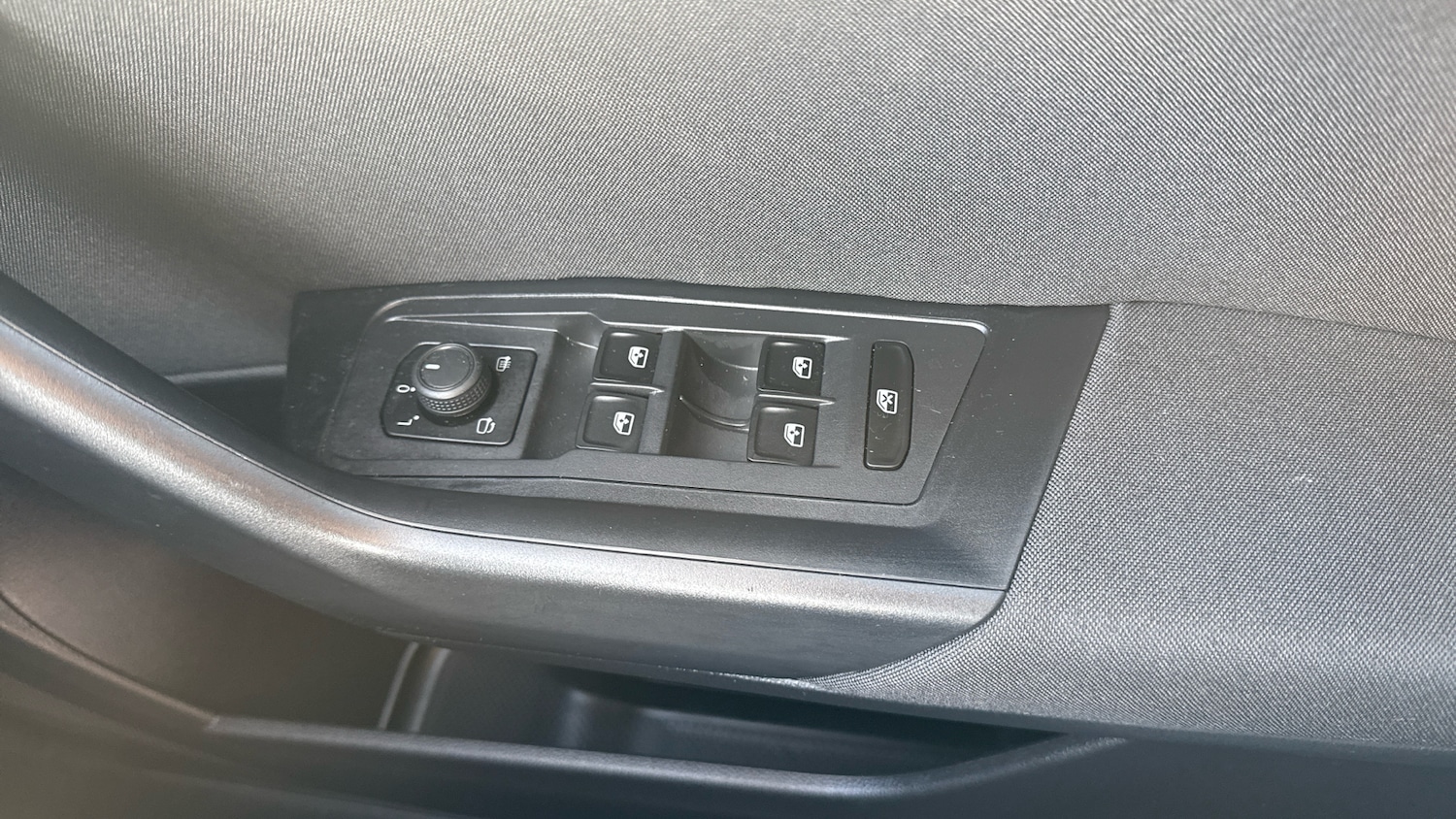 Used Volkswagen T-Roc 2023 for sale - 77225677: Photo 32