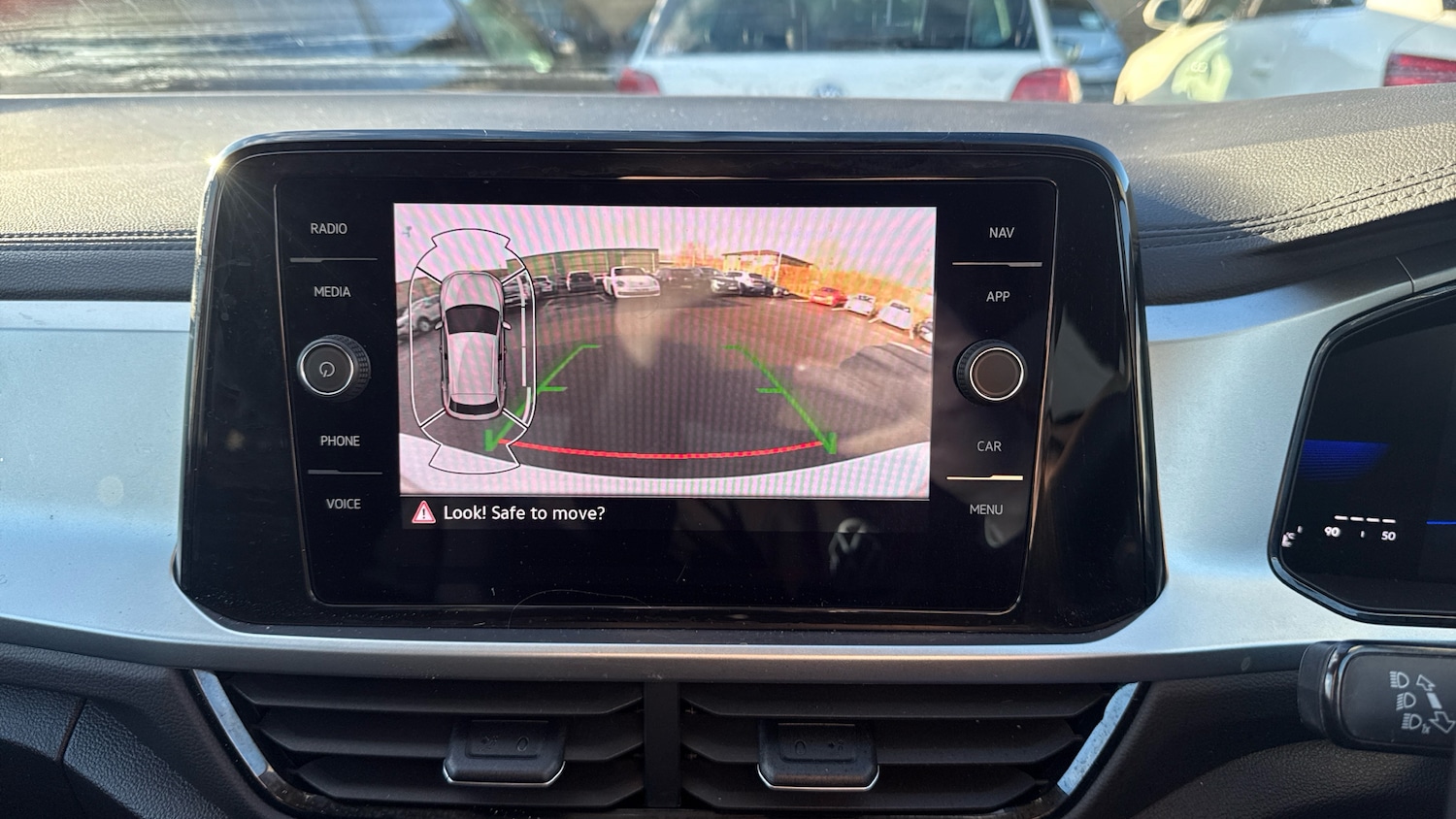 Used Volkswagen T-Roc 2023 for sale - 77225677: Photo 37