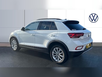 Used Volkswagen T-Roc 2023 for sale - 77225677: Photo
