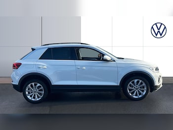 Used Volkswagen T-Roc 2023 for sale - 77225677: Photo