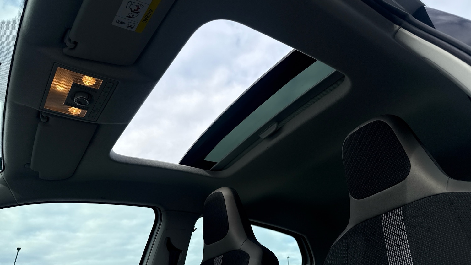 Used Volkswagen up! 2017 for sale - 78132147: Photo 26