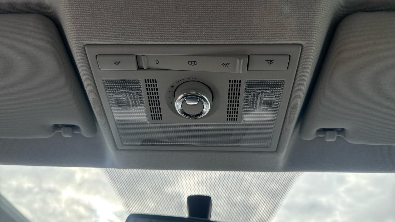 Used Volkswagen up! 2017 for sale - 78132147: Photo 31