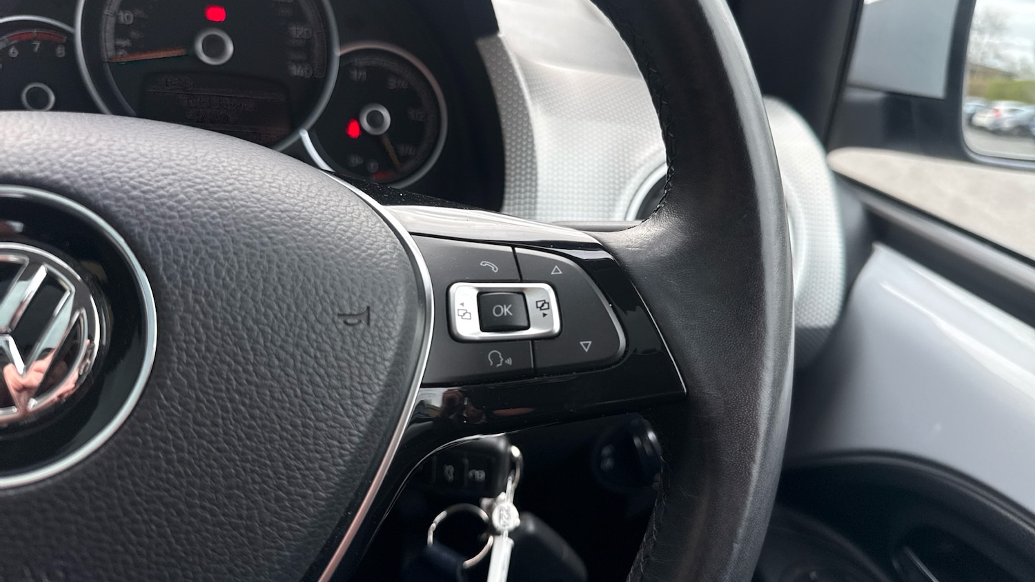 Used Volkswagen up! 2017 for sale - 78132147: Photo 35