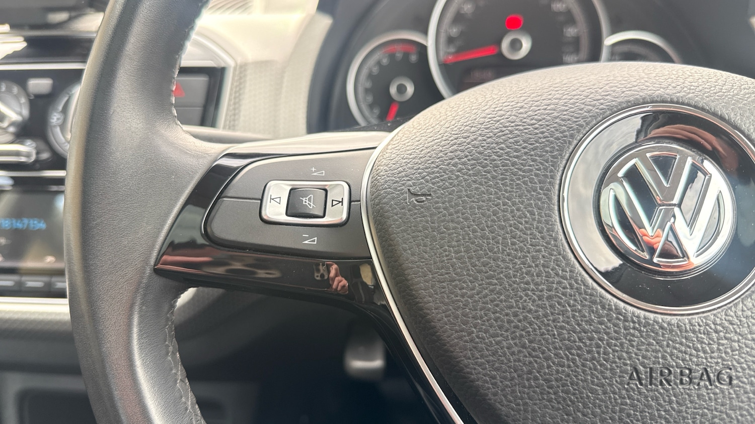 Used Volkswagen up! 2017 for sale - 78132147: Photo 36