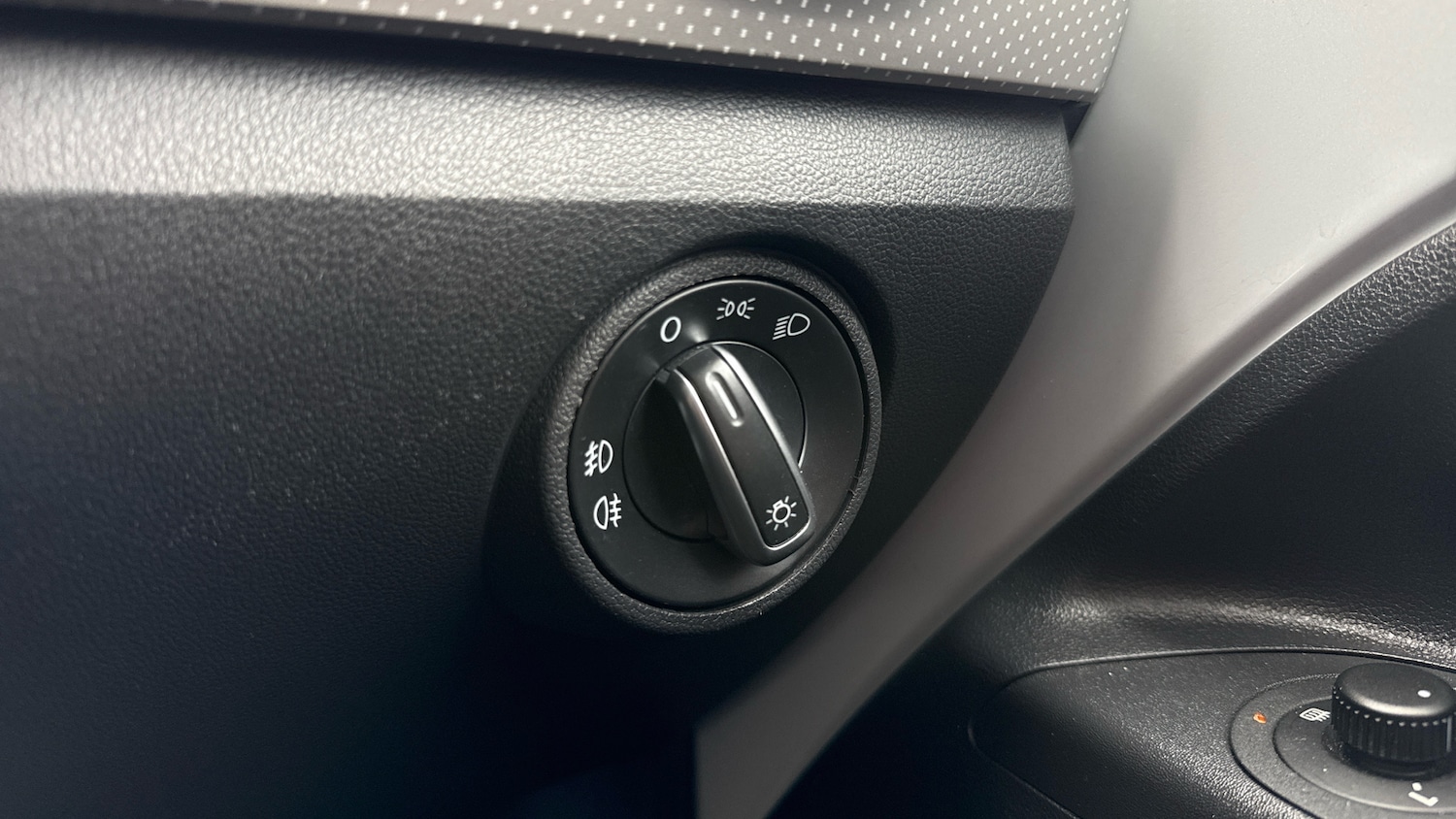 Used Volkswagen up! 2017 for sale - 78132147: Photo 38