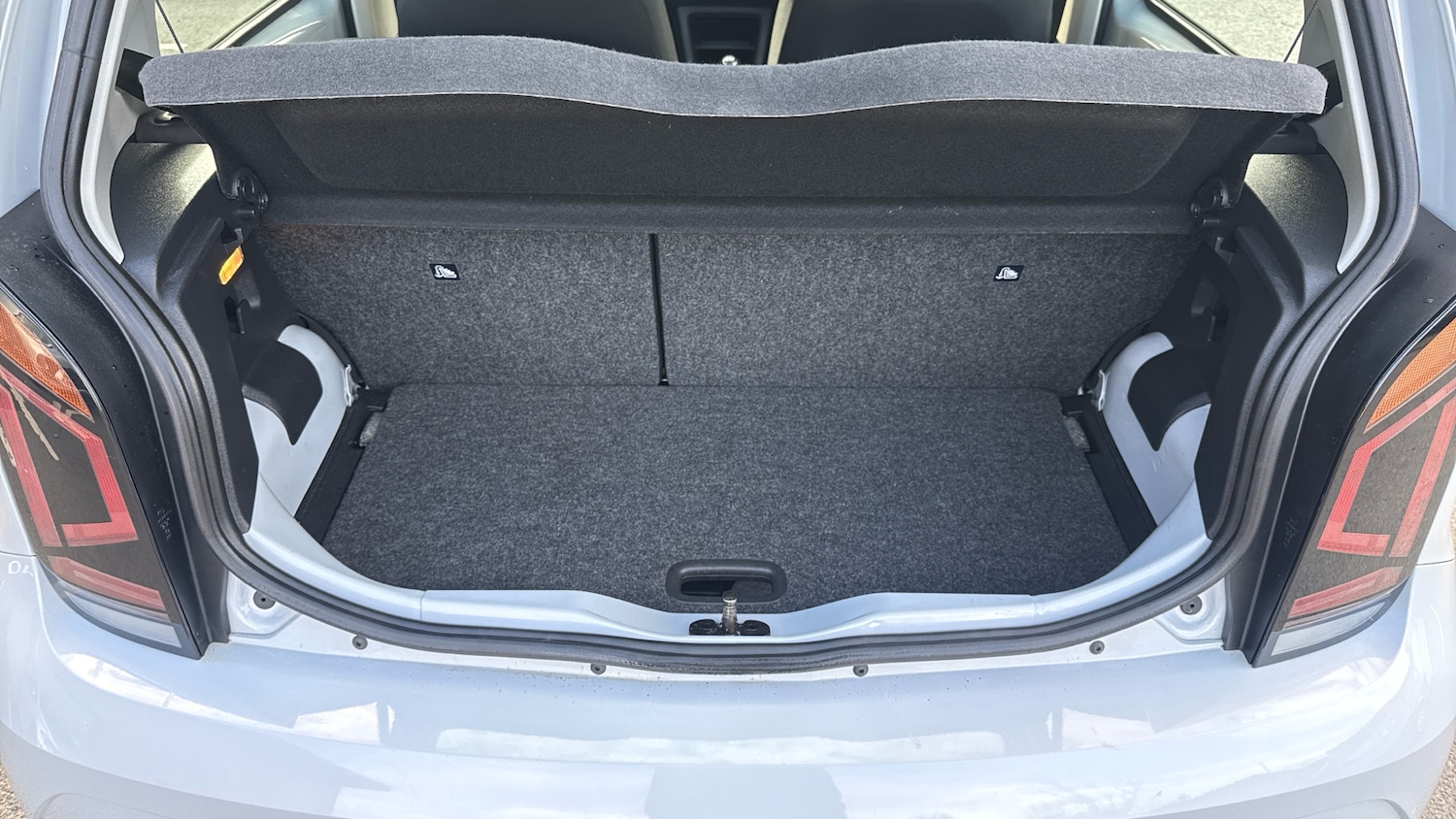 Used Volkswagen up! 2017 for sale - 78132147: Photo 4