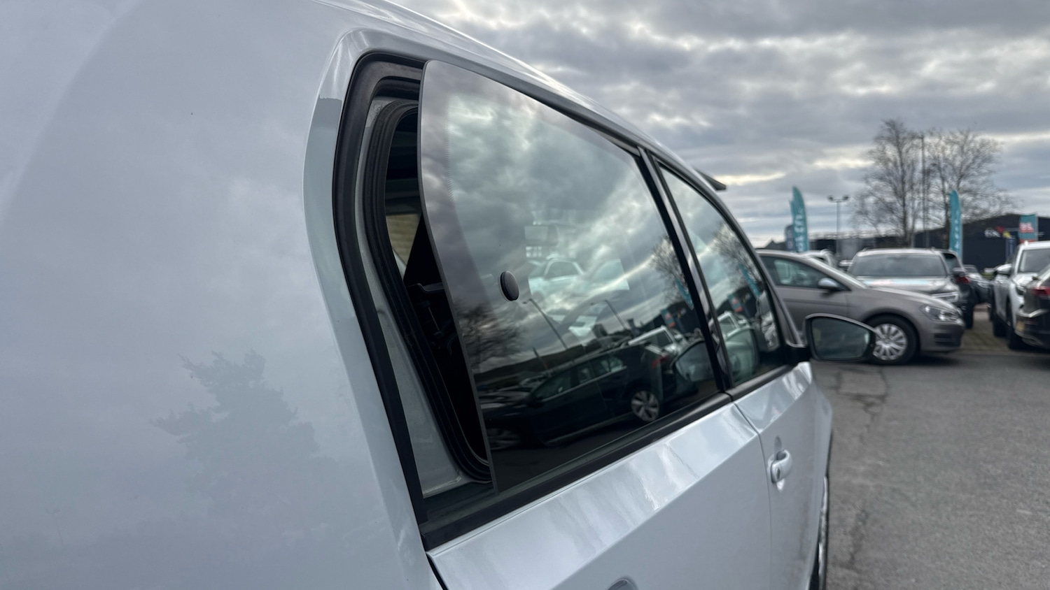 Used Volkswagen up! 2017 for sale - 78132147: Photo 44