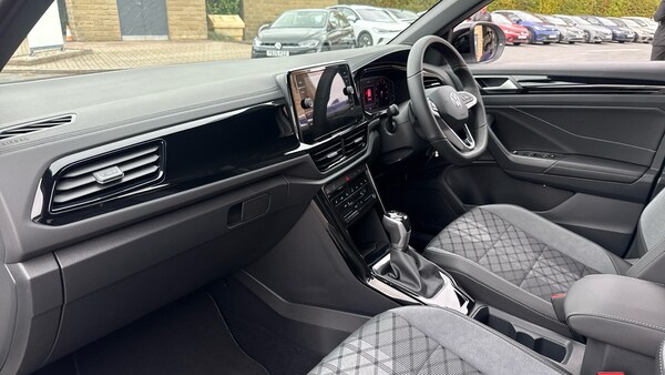 Used Volkswagen T-Roc 2025 for sale - 76075763: Photo 2