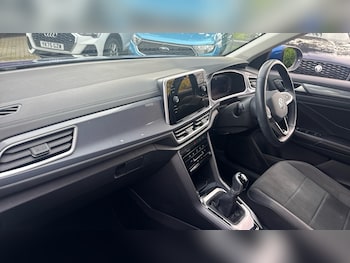 Used Volkswagen T-Roc 2024 for sale - 78992405: Photo