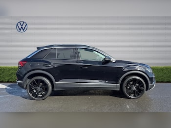 Used Volkswagen T-Roc 2023 for sale - 77988953: Photo