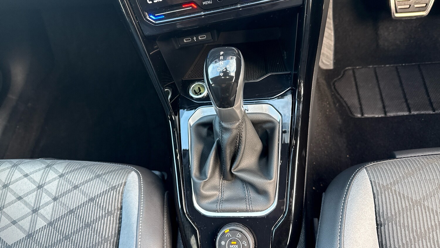 Used Volkswagen T-Roc 2023 for sale - 77973177: Photo 14