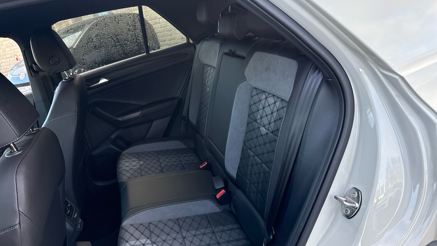 Used Volkswagen T-Roc 2023 for sale - 77973177: Photo 16