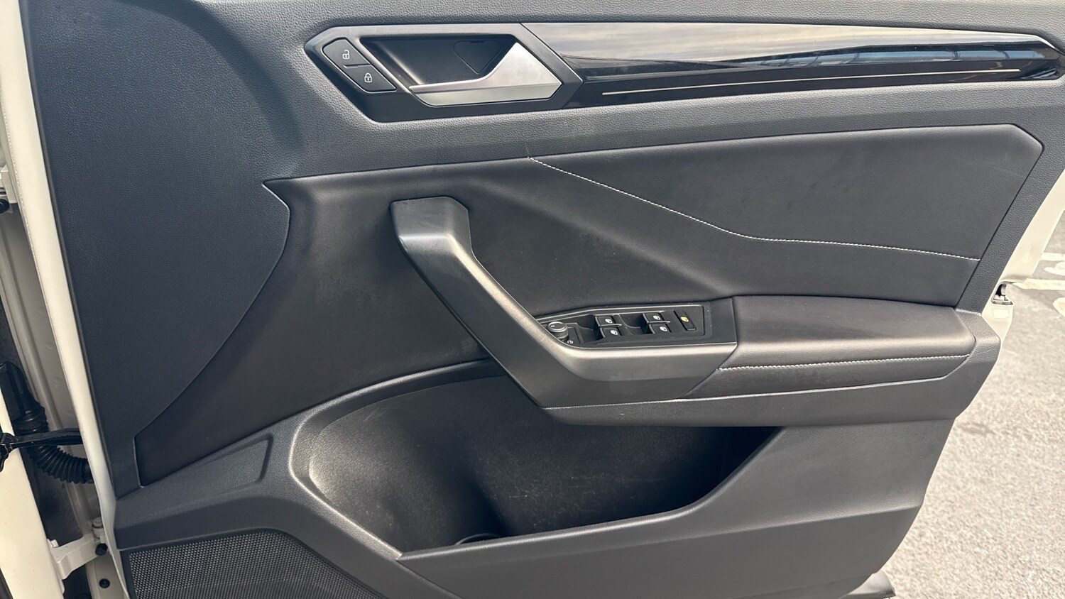 Used Volkswagen T-Roc 2023 for sale - 77973177: Photo 19