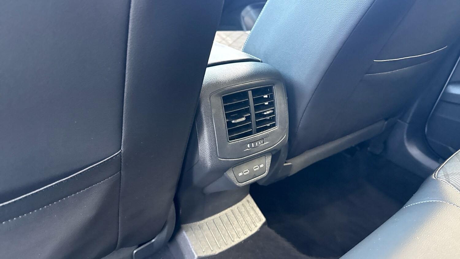 Used Volkswagen T-Roc 2023 for sale - 77973177: Photo 27