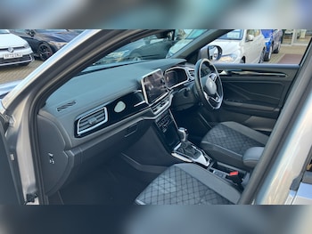 Used Volkswagen T-Roc 2022 for sale - 76766792: Photo