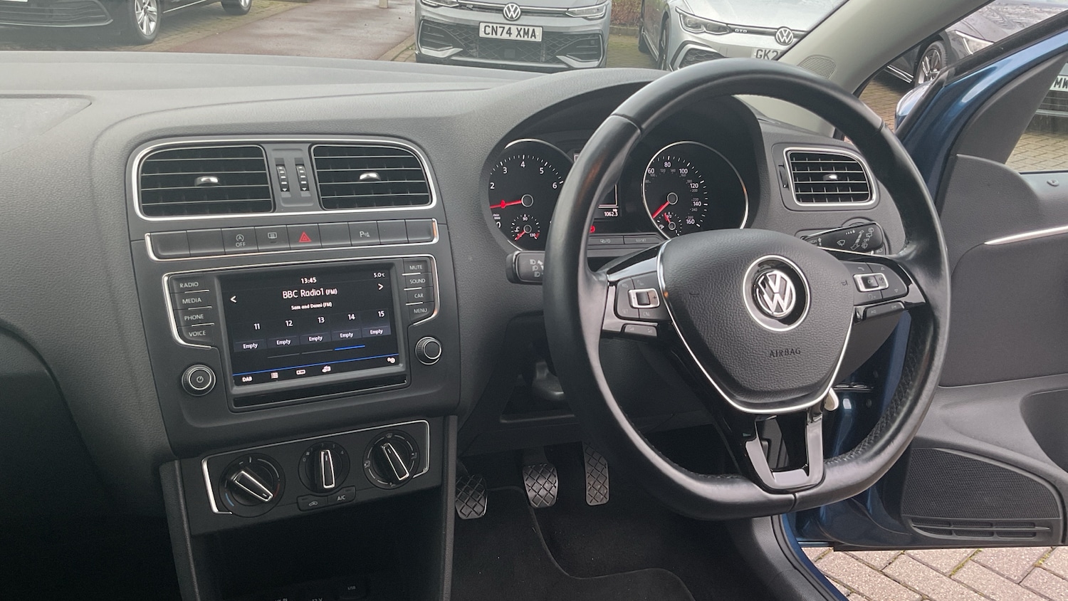 Used Volkswagen Polo 2017 for sale - 77270717: Photo 11