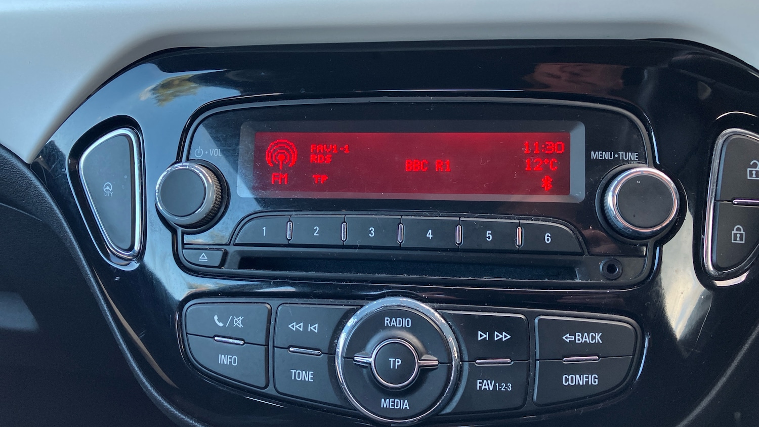 Used Vauxhall ADAM 2017 for sale - 76466006: Photo 12