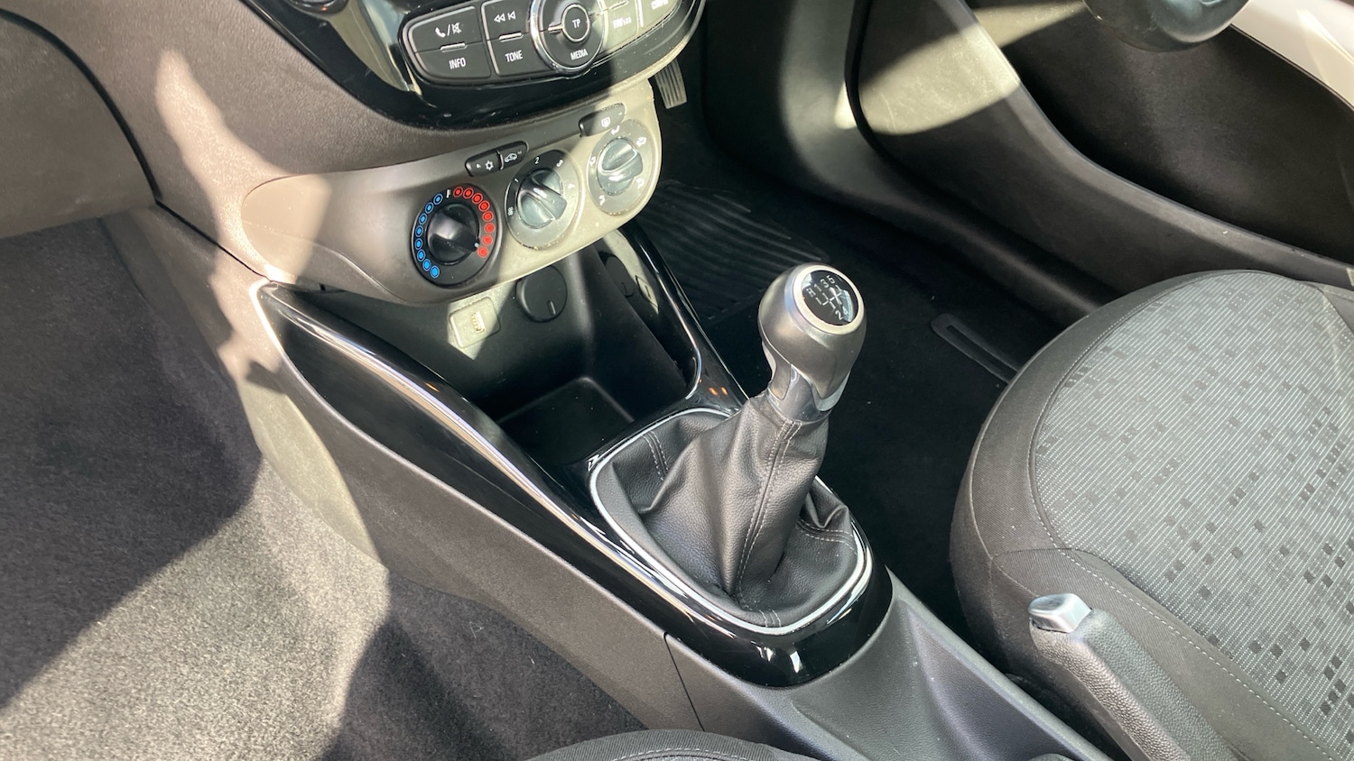 Used Vauxhall ADAM 2017 for sale - 76466006: Photo 13