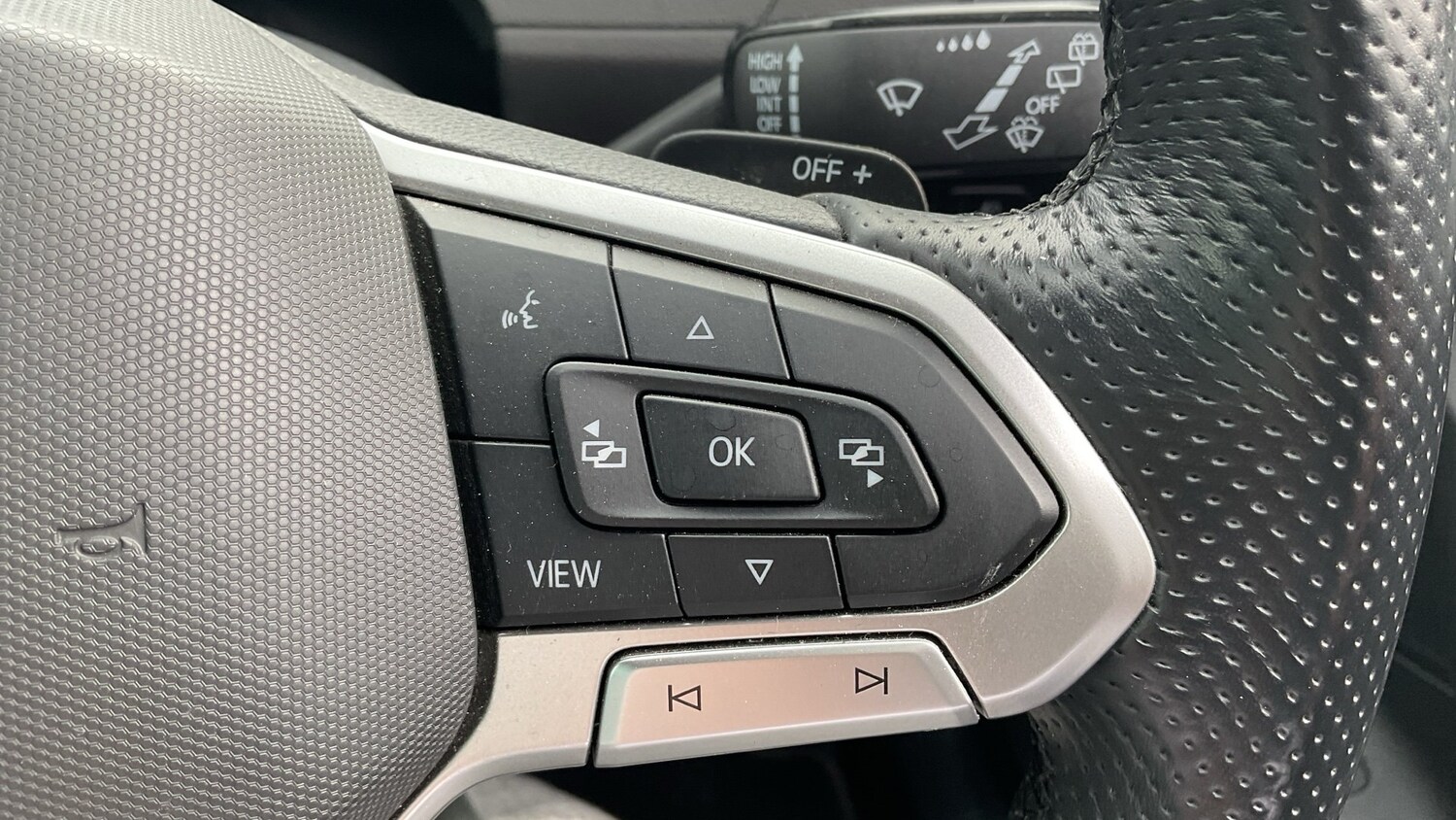2020 Volkswagen Passat 1.5 TSI EVO R-Line 5dr DSG Petrol Estate Estate Petrol Au - Picture 18 of 24