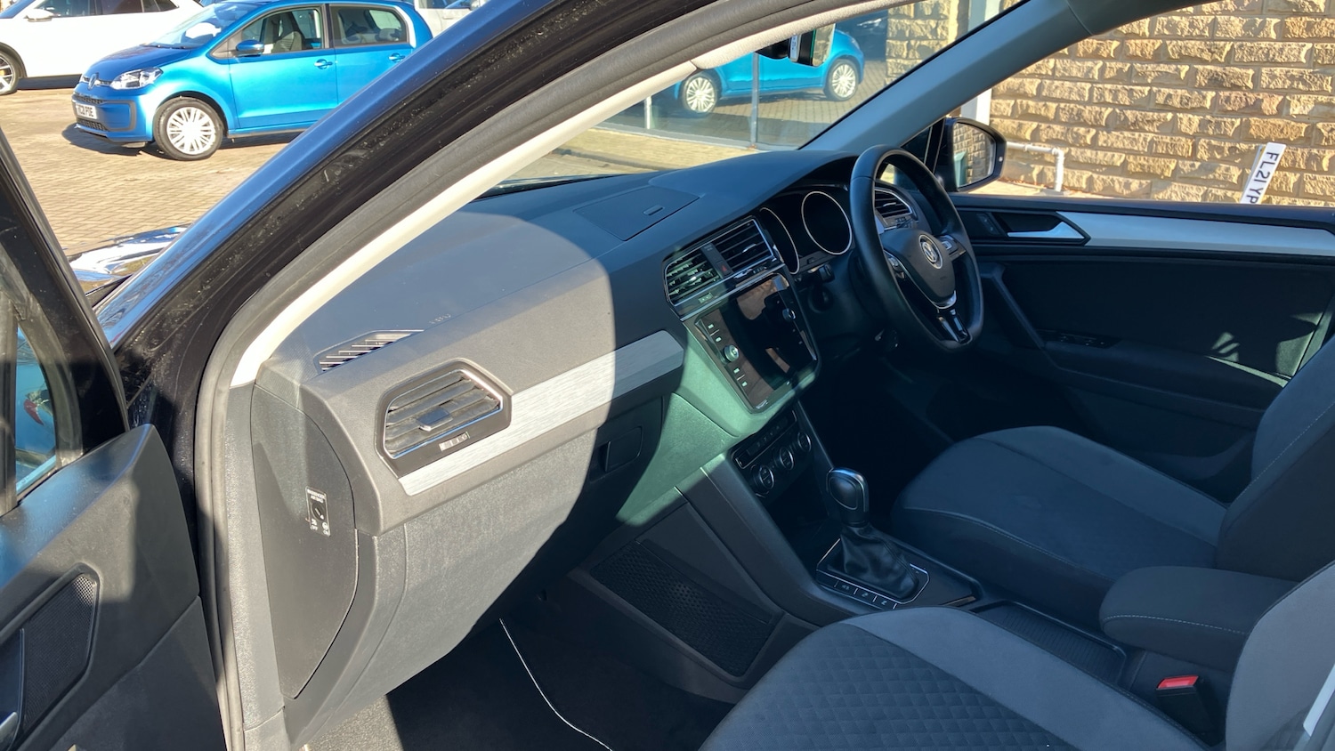 Used Volkswagen Tiguan 2020 for sale - 76611145: Photo 2