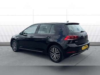 Used Volkswagen Golf 2017 for sale - 78555154: Photo