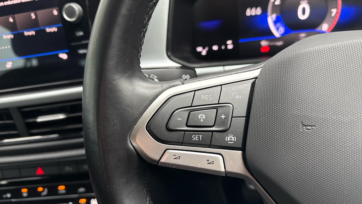 Used Volkswagen T-Roc 2024 for sale - 78000794: Photo 17