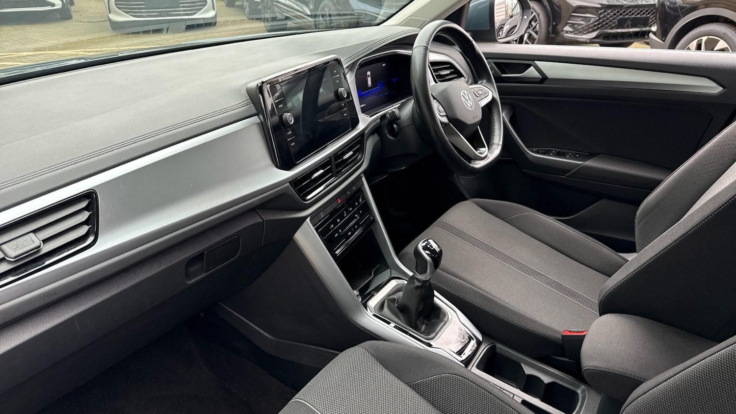 Used Volkswagen T-Roc 2024 for sale - 78000794: Photo 2