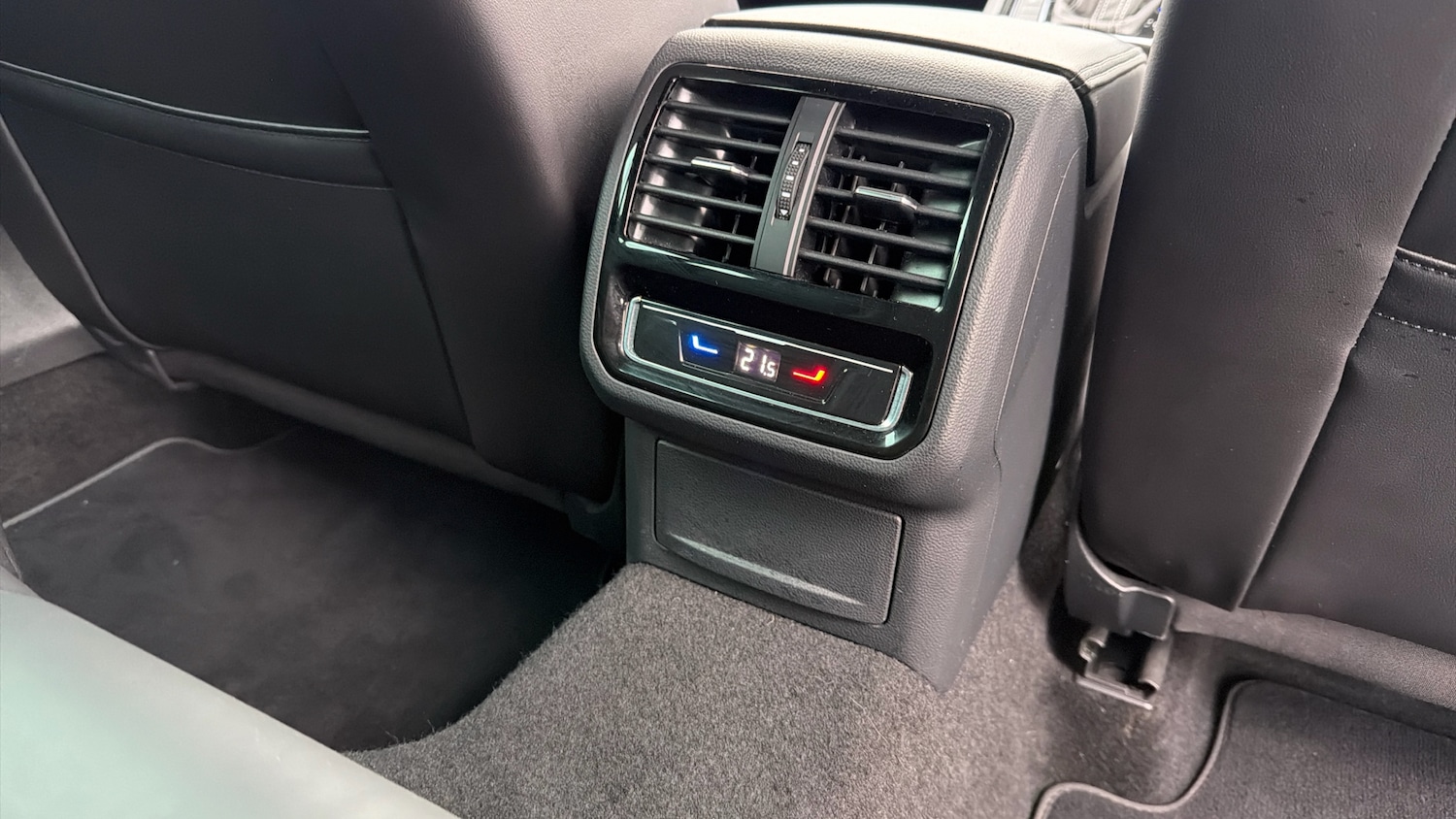 Used Volkswagen Passat 2022 for sale - 76330333: Photo 41