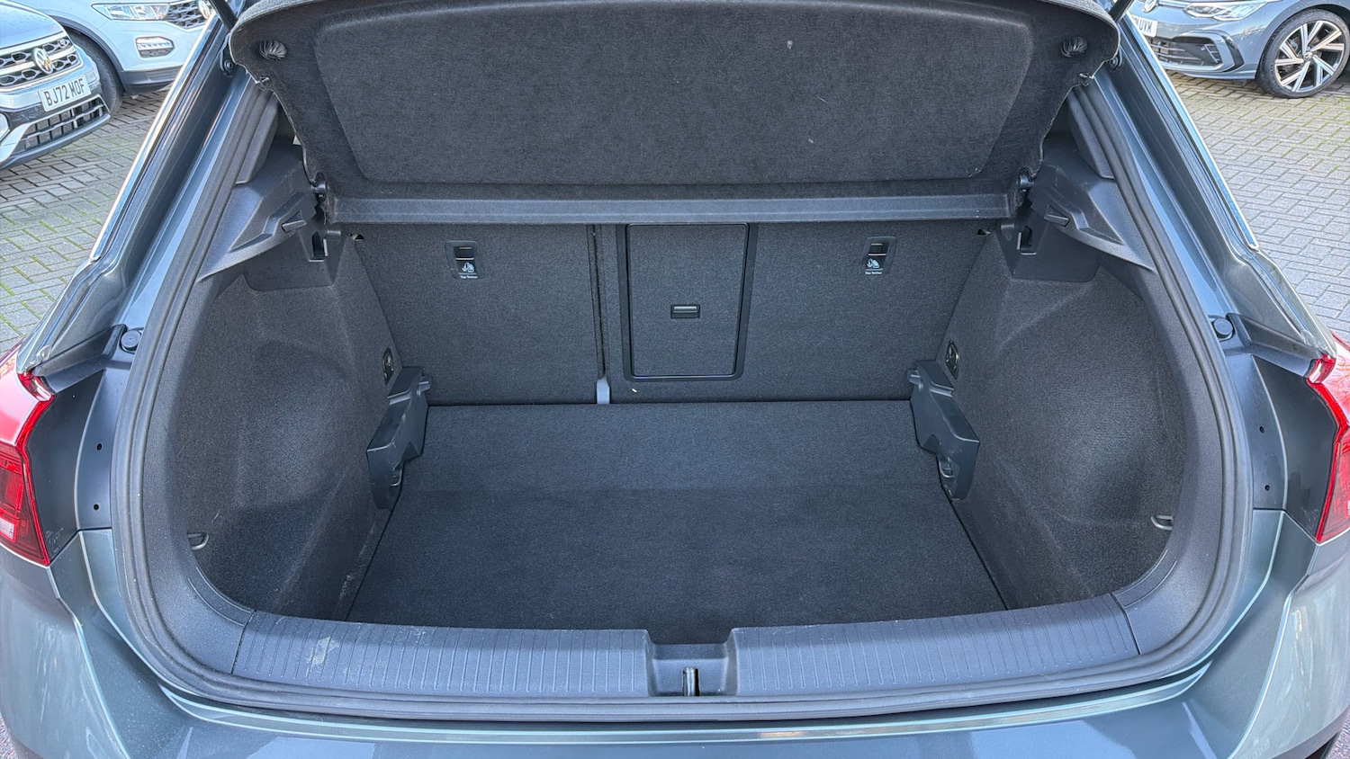 Used Volkswagen T-Roc 2022 for sale - 77138483: Photo 25