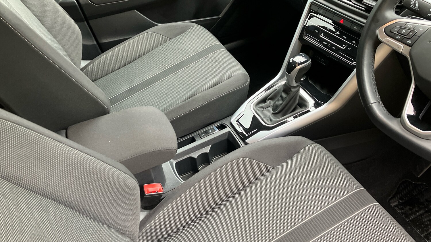 Used Volkswagen T-Roc 2022 for sale - 76557308: Photo 14