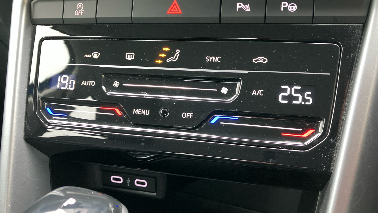 Used Volkswagen T-Roc 2022 for sale - 76557308: Photo 30