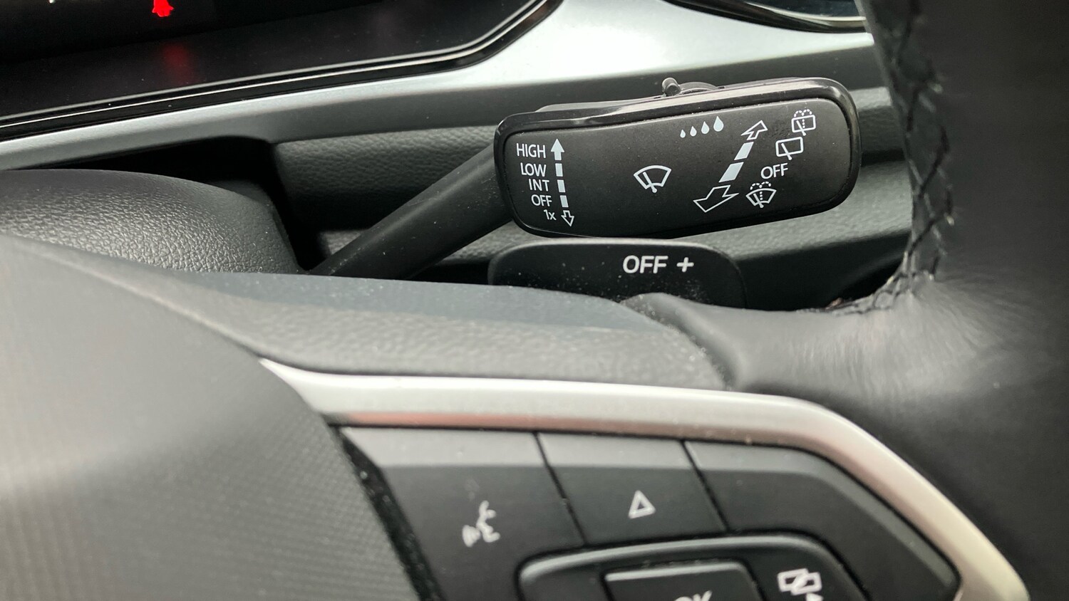 Used Volkswagen T-Roc 2022 for sale - 76557308: Photo 32