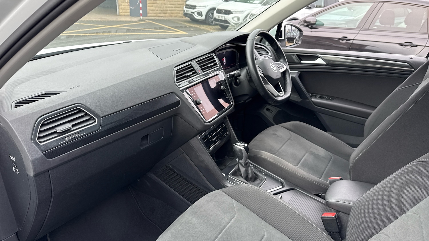 Used Volkswagen Tiguan 2021 for sale - 76343876: Photo 2