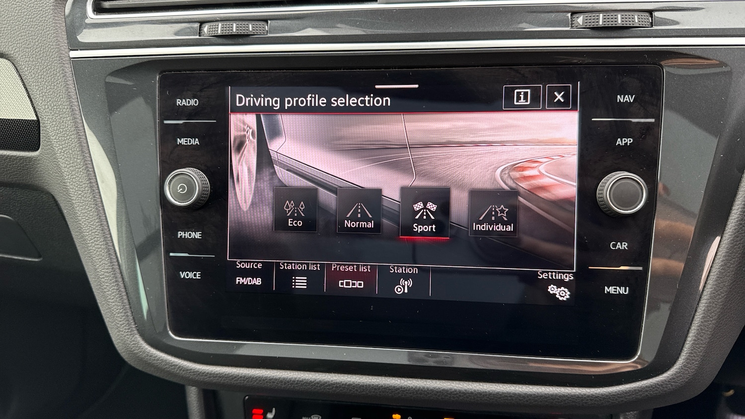 Used Volkswagen Tiguan 2021 for sale - 76343876: Photo 30