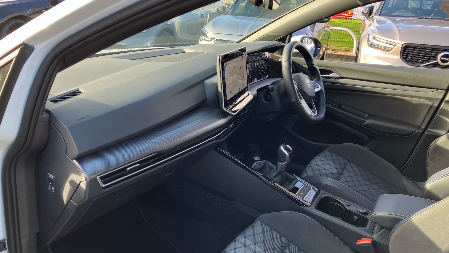 Used Volkswagen Golf 2024 for sale - 76384881: Photo 2