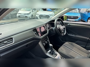 Used Volkswagen T-Roc 2020 for sale - 79098036: Photo