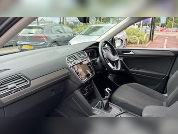 Used Volkswagen Tiguan Allspace 2023 for sale - 79017171: Photo