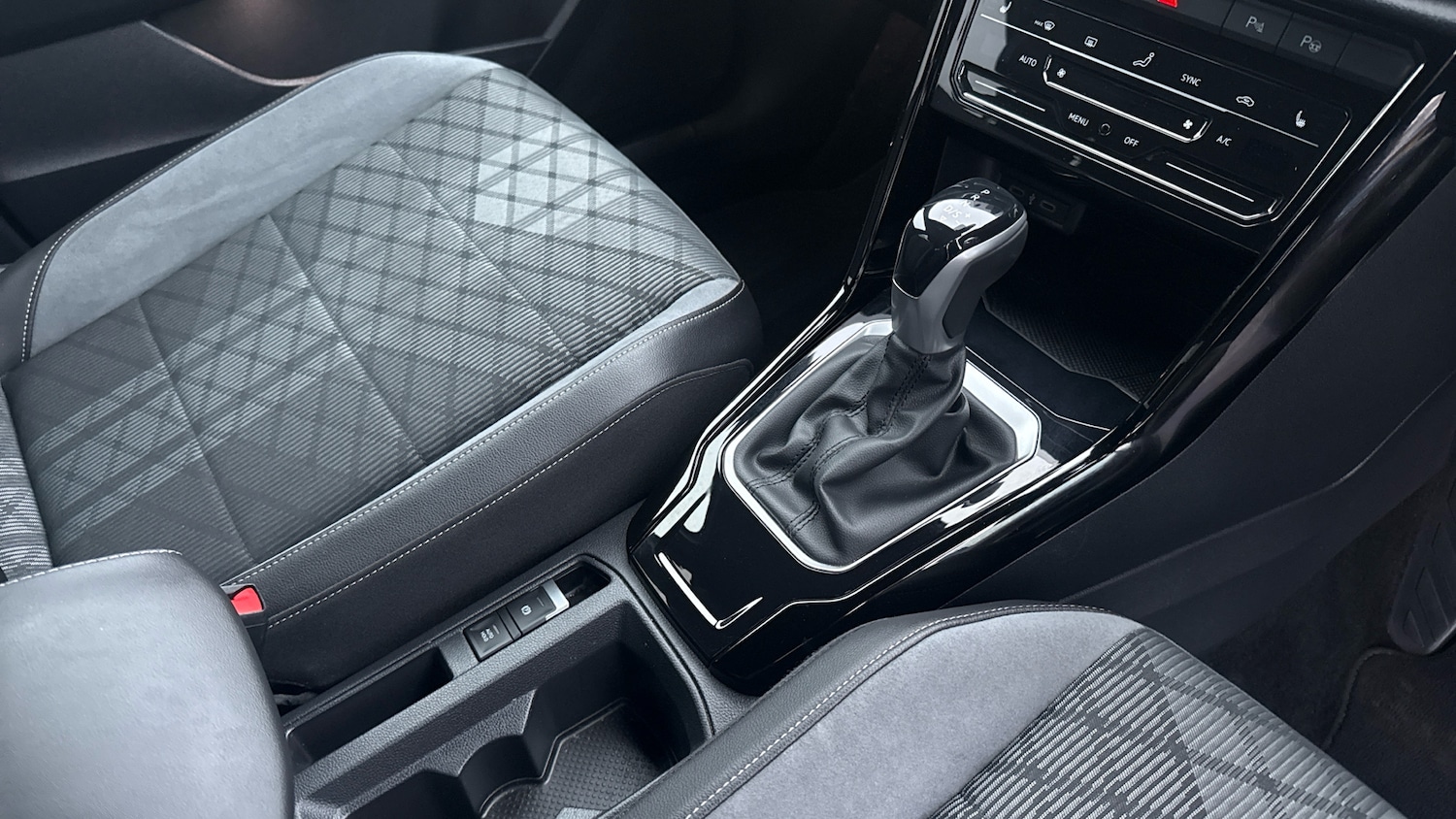 Used Volkswagen T-Roc 2022 for sale - 77271262: Photo 14