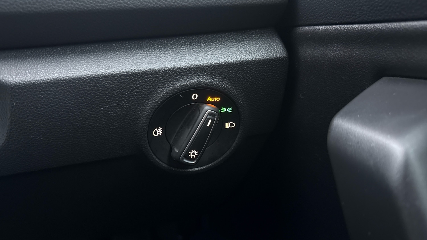 Used Volkswagen T-Roc 2022 for sale - 77271262: Photo 23