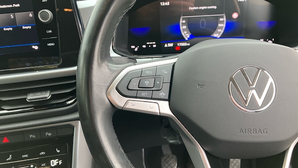Used Volkswagen T-Roc 2022 for sale - 76219079: Photo 17