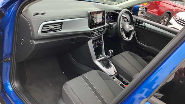 Used Volkswagen T-Roc 2022 for sale - 76219079: Photo 2