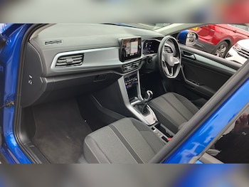 Used Volkswagen T-Roc 2022 for sale - 76219079: Photo 2