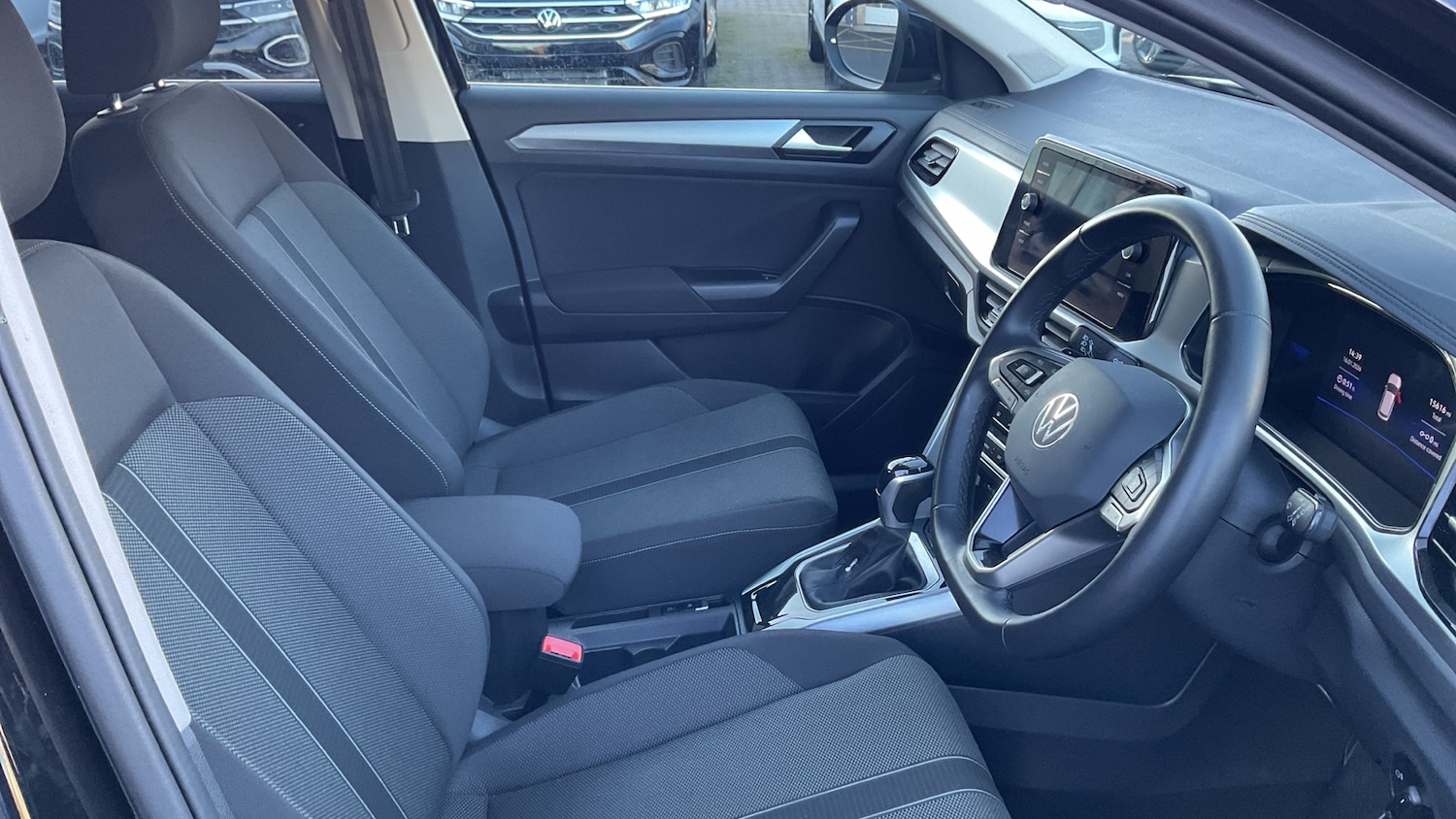 Used Volkswagen T-Roc 2025 for sale - 77247249: Photo 15