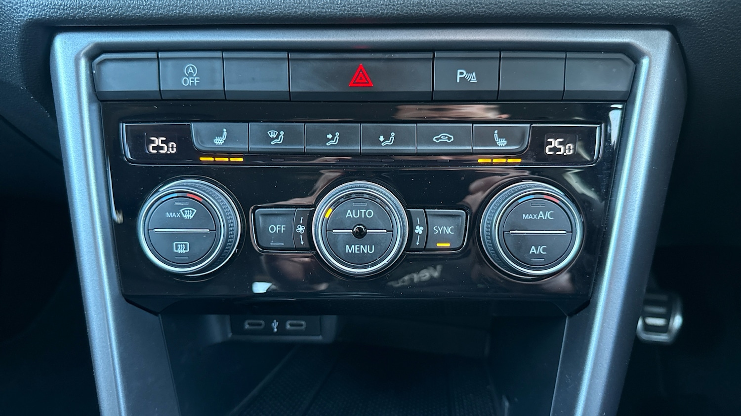 Used Volkswagen T-Roc 2022 for sale - 77946959: Photo 13