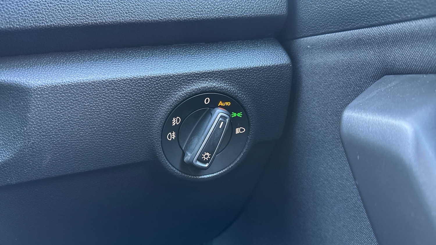 Used Volkswagen T-Roc 2022 for sale - 77946959: Photo 32