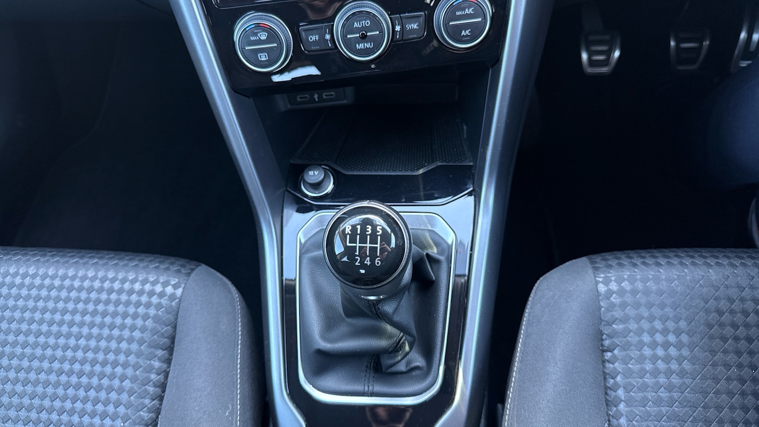 Used Volkswagen T-Roc 2022 for sale - 77946959: Photo 44