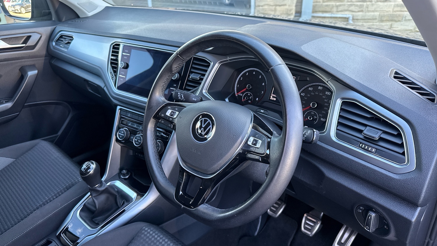 Used Volkswagen T-Roc 2022 for sale - 77946959: Photo 6