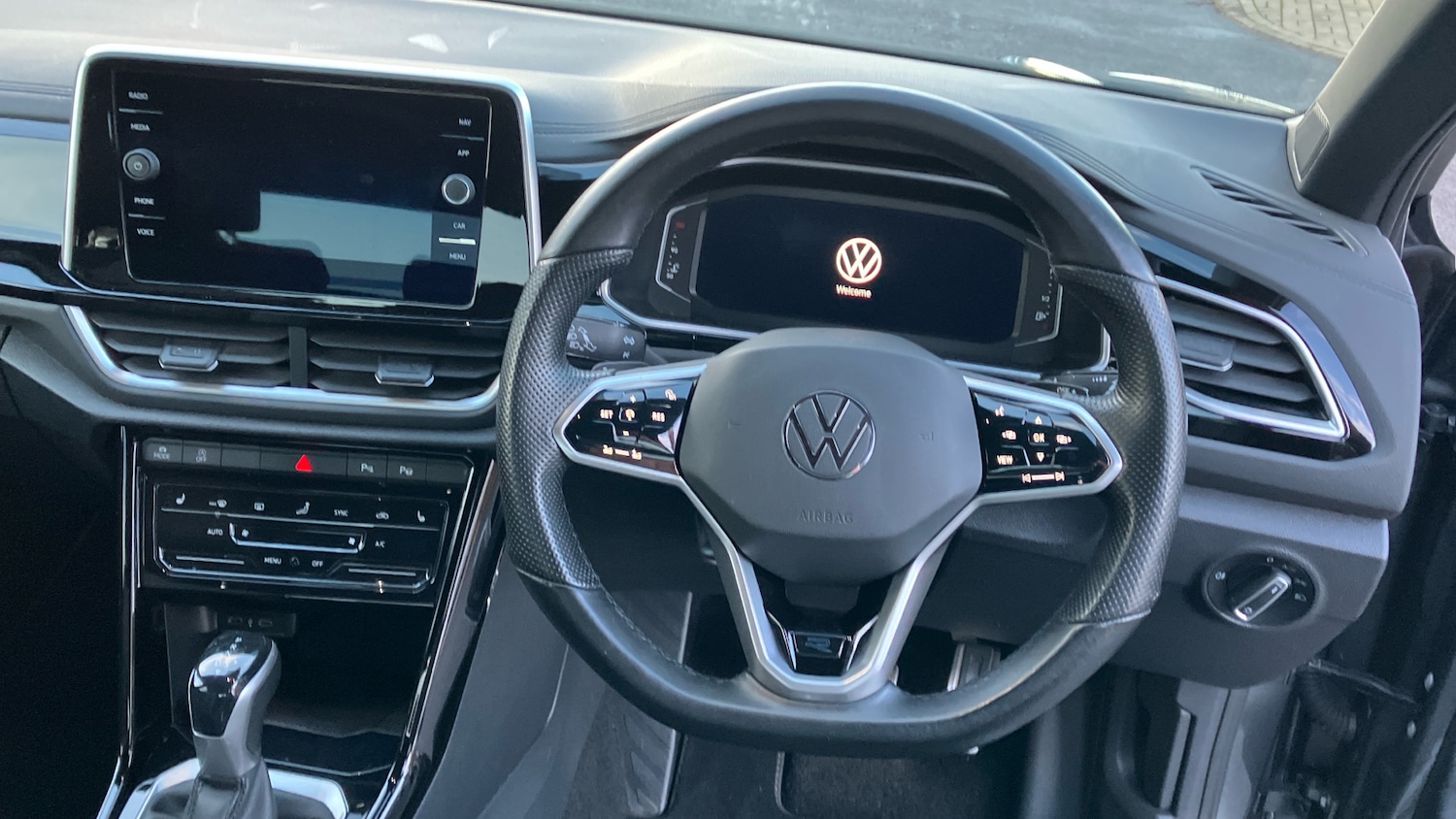 Used Volkswagen T-Roc 2022 for sale - 76971084: Photo 10