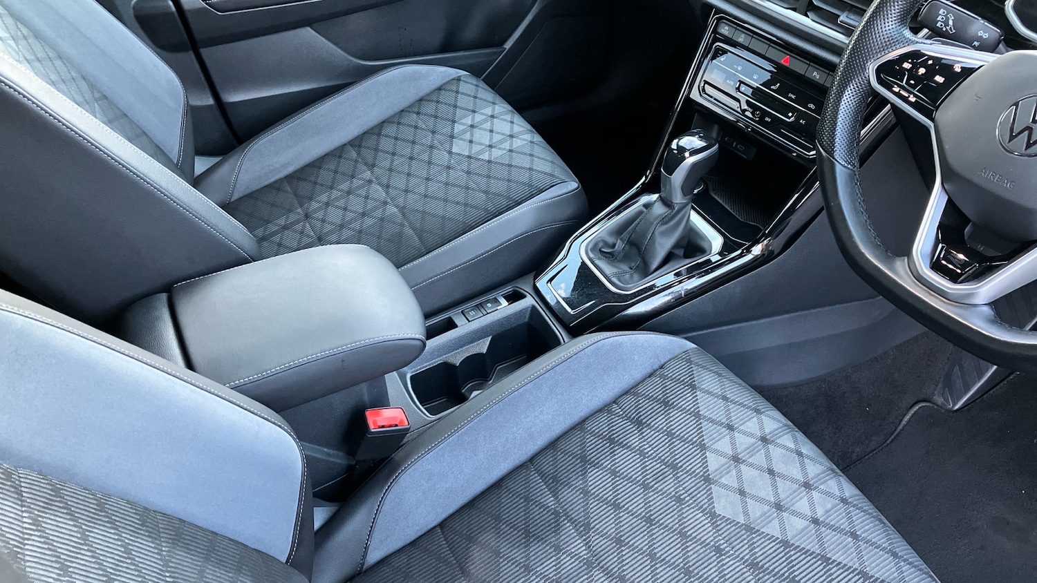 Used Volkswagen T-Roc 2022 for sale - 76971084: Photo 14