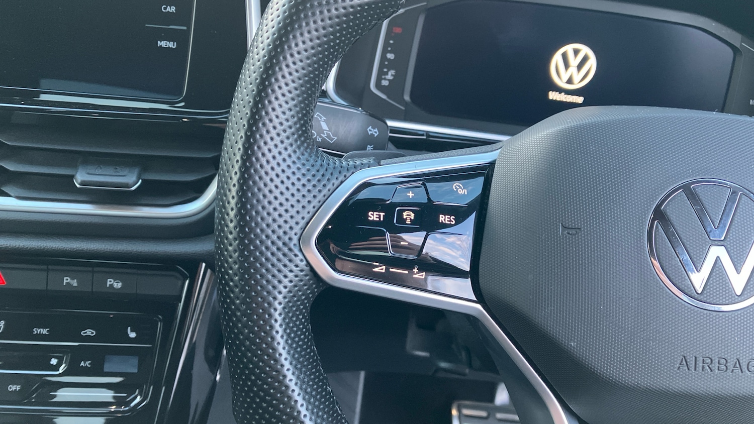 Used Volkswagen T-Roc 2022 for sale - 76971084: Photo 17